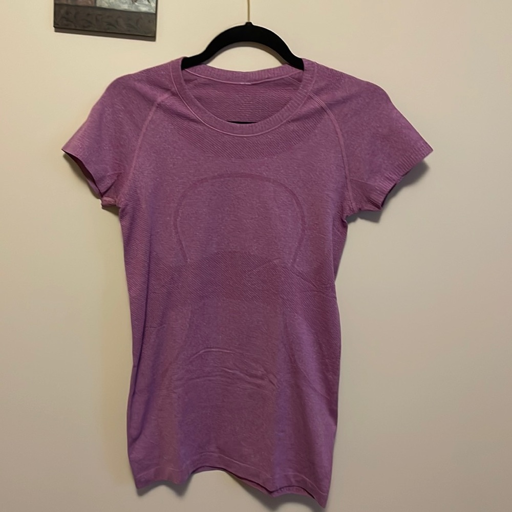 Lululemon t shirt